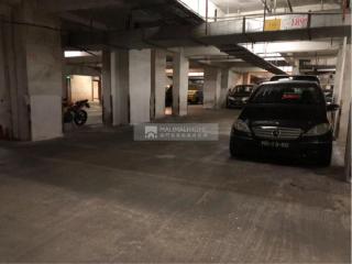 東南亞廣場地庫