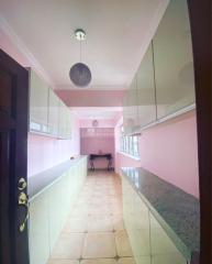 金苑大廈01座高層大位向西南