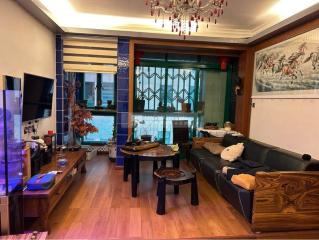 湖景豪庭01座中層🈴3房2廁 可售889萬