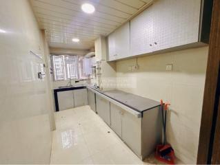 栢威大廈01座中層