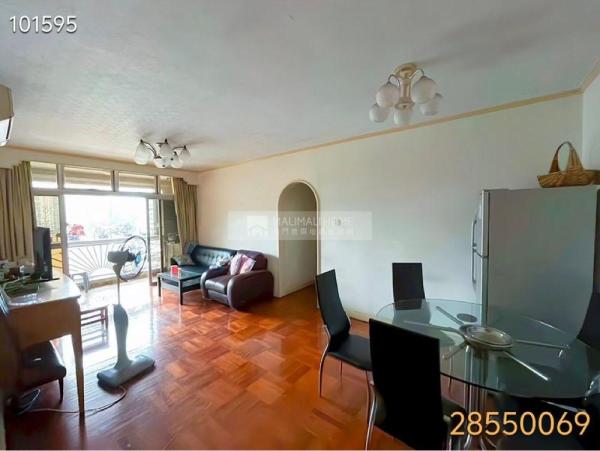 越秀花園老友貨🌈高士德區🚐重點連車位售🉐中層望街🤩45xx@呎 荀🤩仲要雙露台