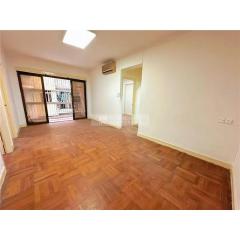 雅勝大厦低層前