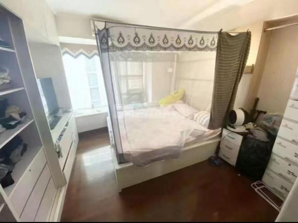 富城軒10零年高士德電梯樓低層 