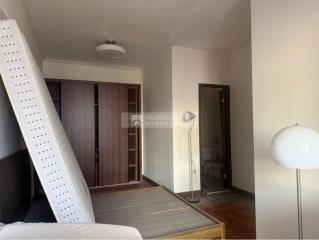 金苑大廈01座中層D 三房東南 63221024 李小姐