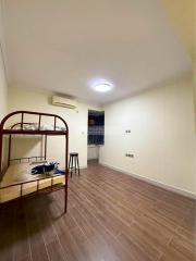 公務員大廈有鎖匙中層側望海景