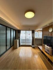 同區少有 #靚裝修🧡 台山 #電梯🛗 600尺 #2房1廁（一大房➕功能房） 吉租  低層🤩