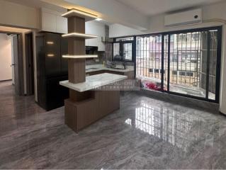 雅新大廈中層。