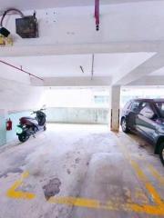 海洋花園芙蓉苑2房2廁✨靚裝✨31年電梯樓🉐減價售  558萬  （連車位）🚌