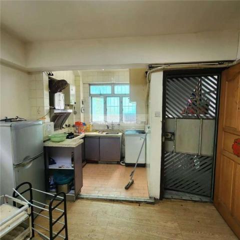 勝新大厦(白鴿巢)低層前