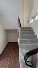 盧九花園大廈中層A复式