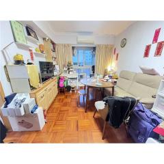 銀輝大廈中層電梯樓